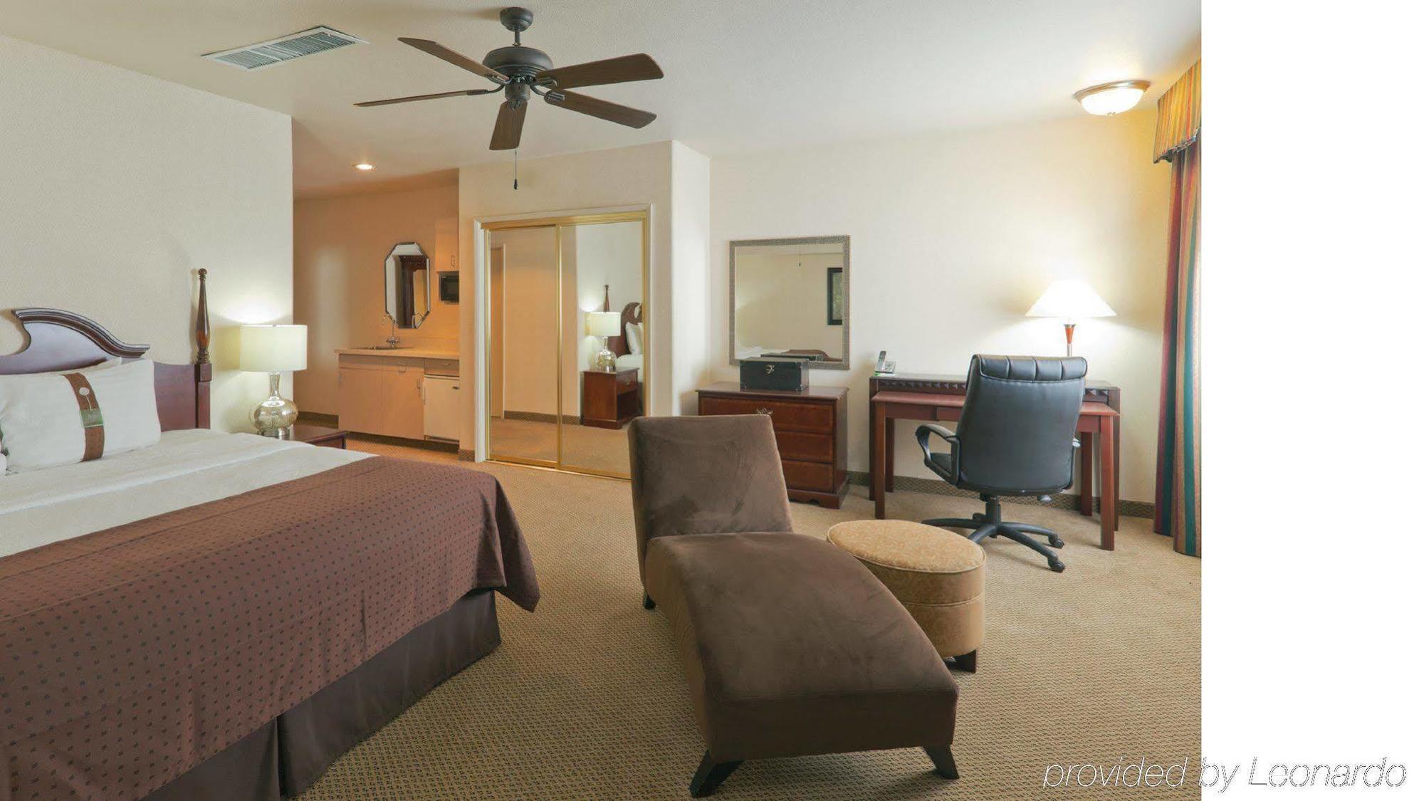 Holiday Inn Selma - Swancourt Kültér fotó